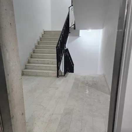 Appartement Aurora 1 *